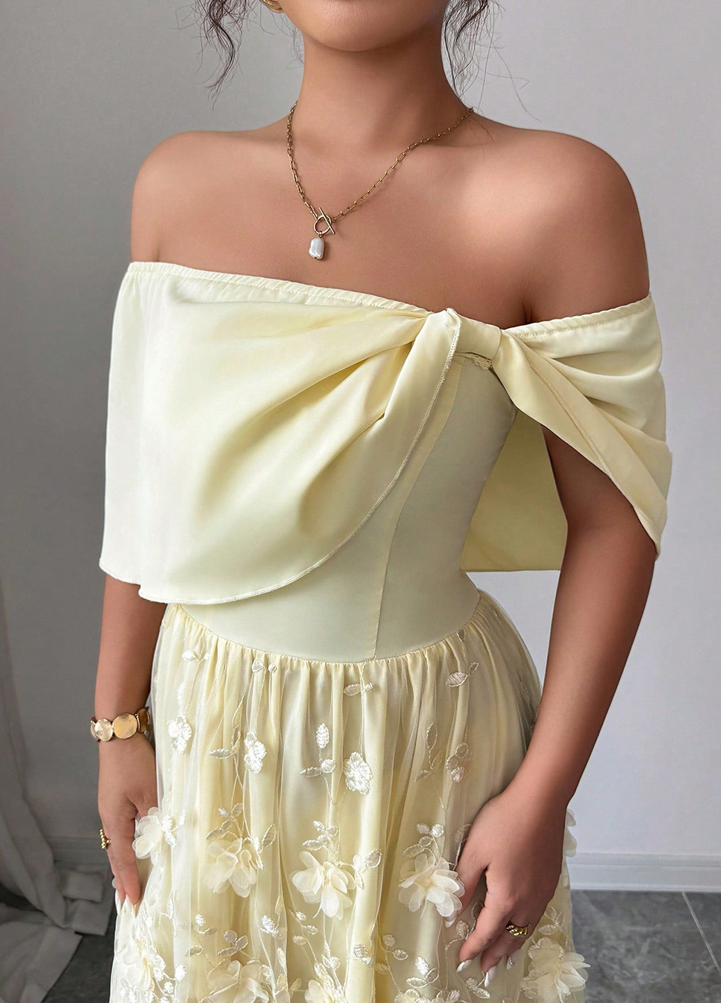 Світло-жовтий святковий сукня з відкритими плечима SHEIN однотонна