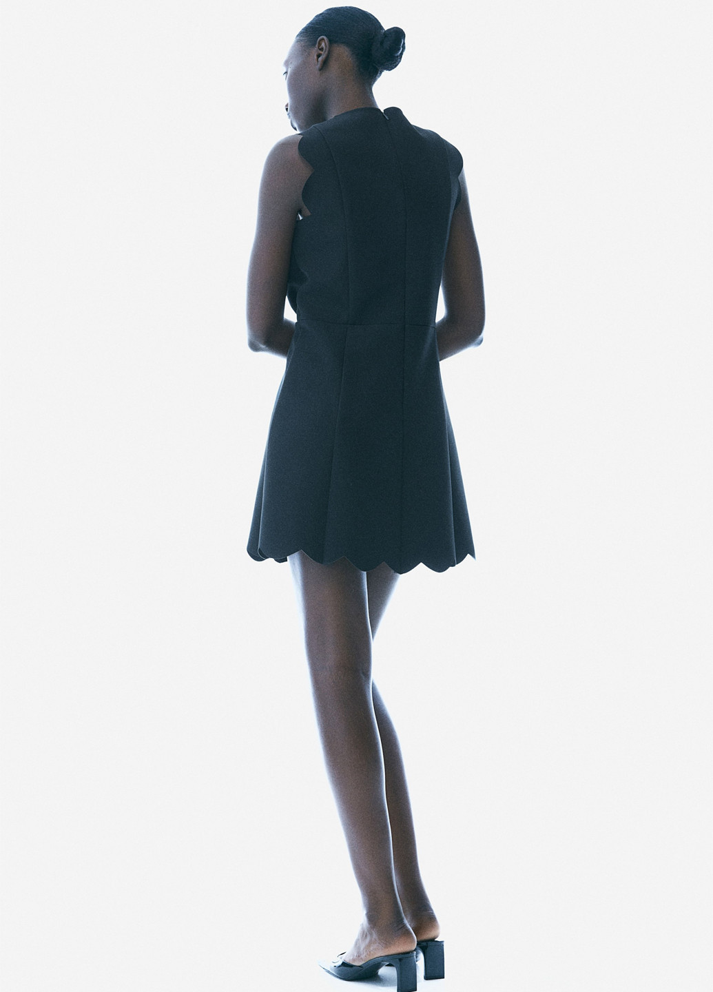 Чорна кежуал сукня H&M однотонна