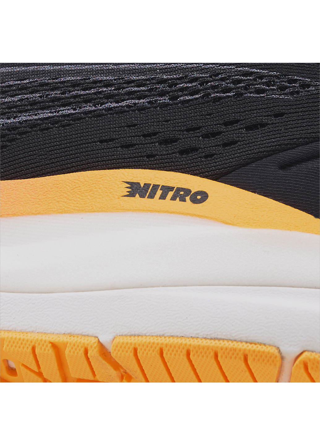 Чорні всесезонні кросівки magnify nitro surge running shoes women Puma