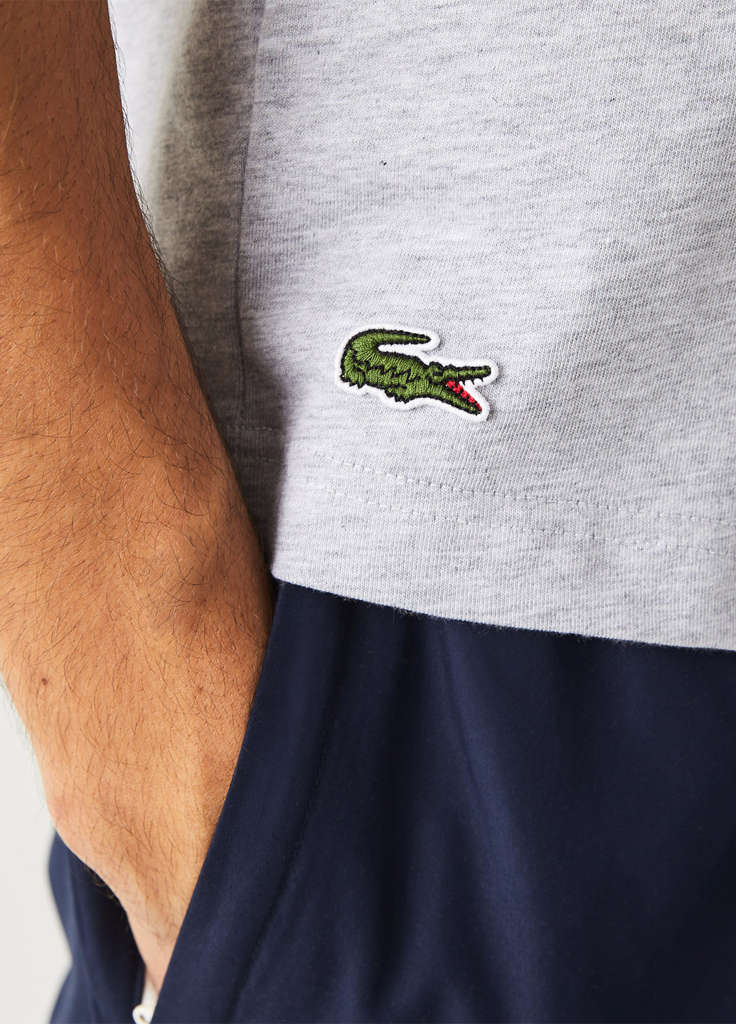 Сіра футболка Lacoste