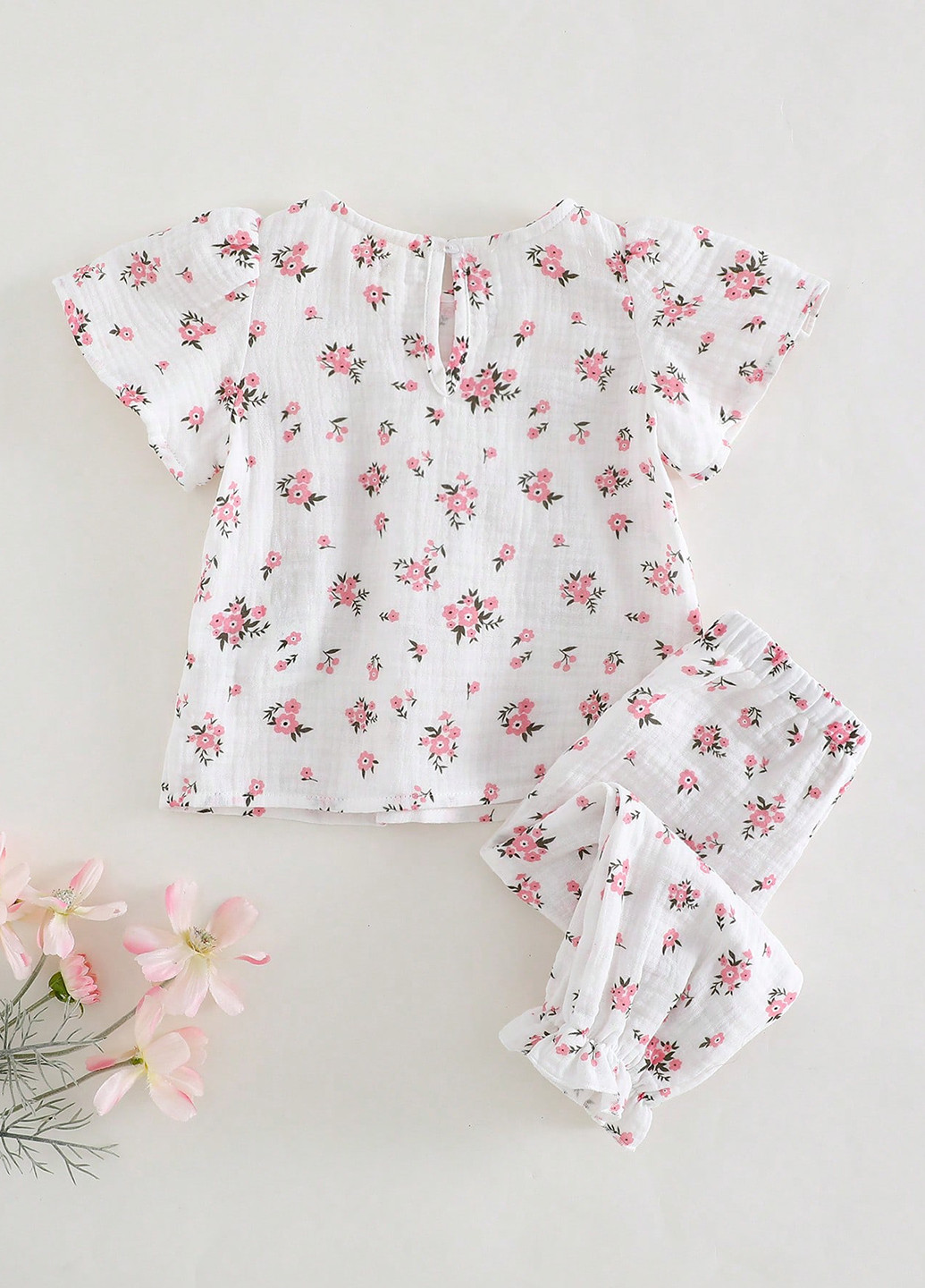 Світло-рожева всесезон піжама (футболка, штани) футболка + штани SHEIN