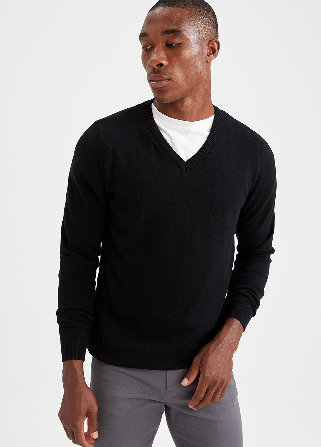 Чорний демісезонний пуловер пуловер DeFacto