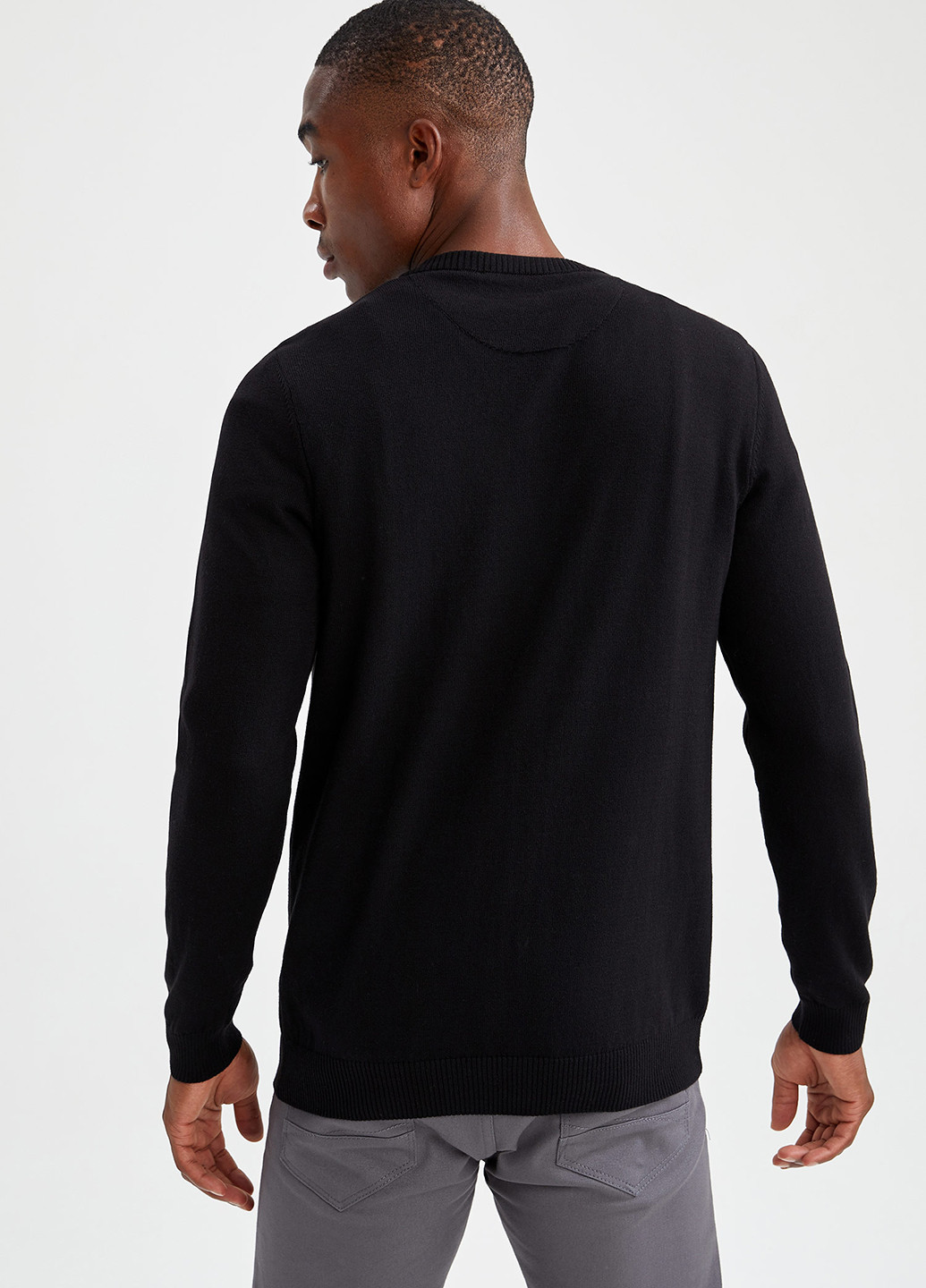 Чорний демісезонний пуловер пуловер DeFacto