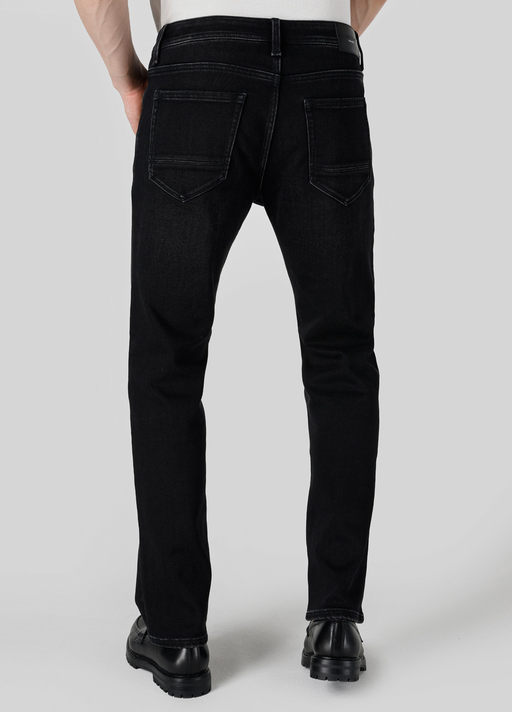Черные демисезонные регюлар фит джинсы Colin's