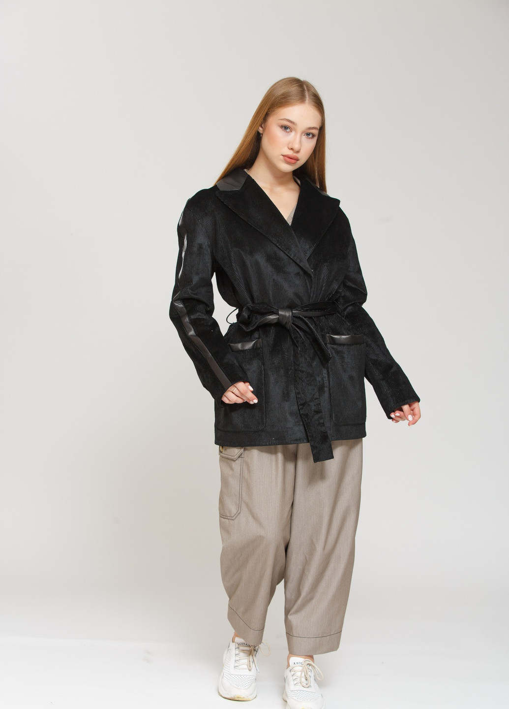Черная демисезонная куртка - жакет черный Donna Bacconi