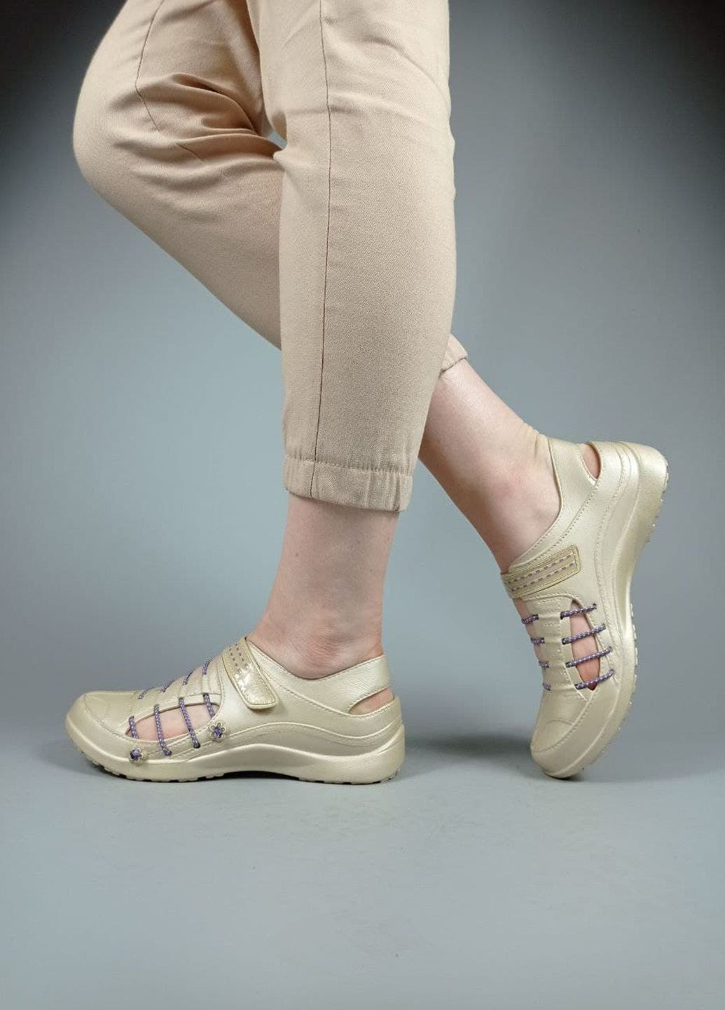 Бежевые сабо Steiner