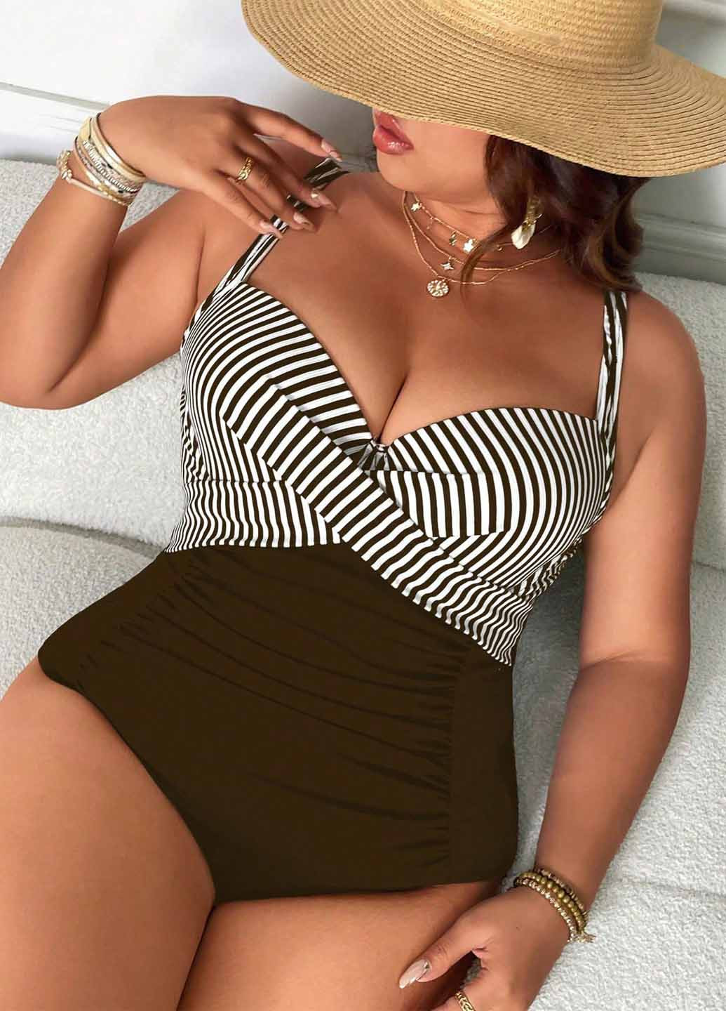 Комбинированный демисезонный купальник слитный, балконет SHEIN