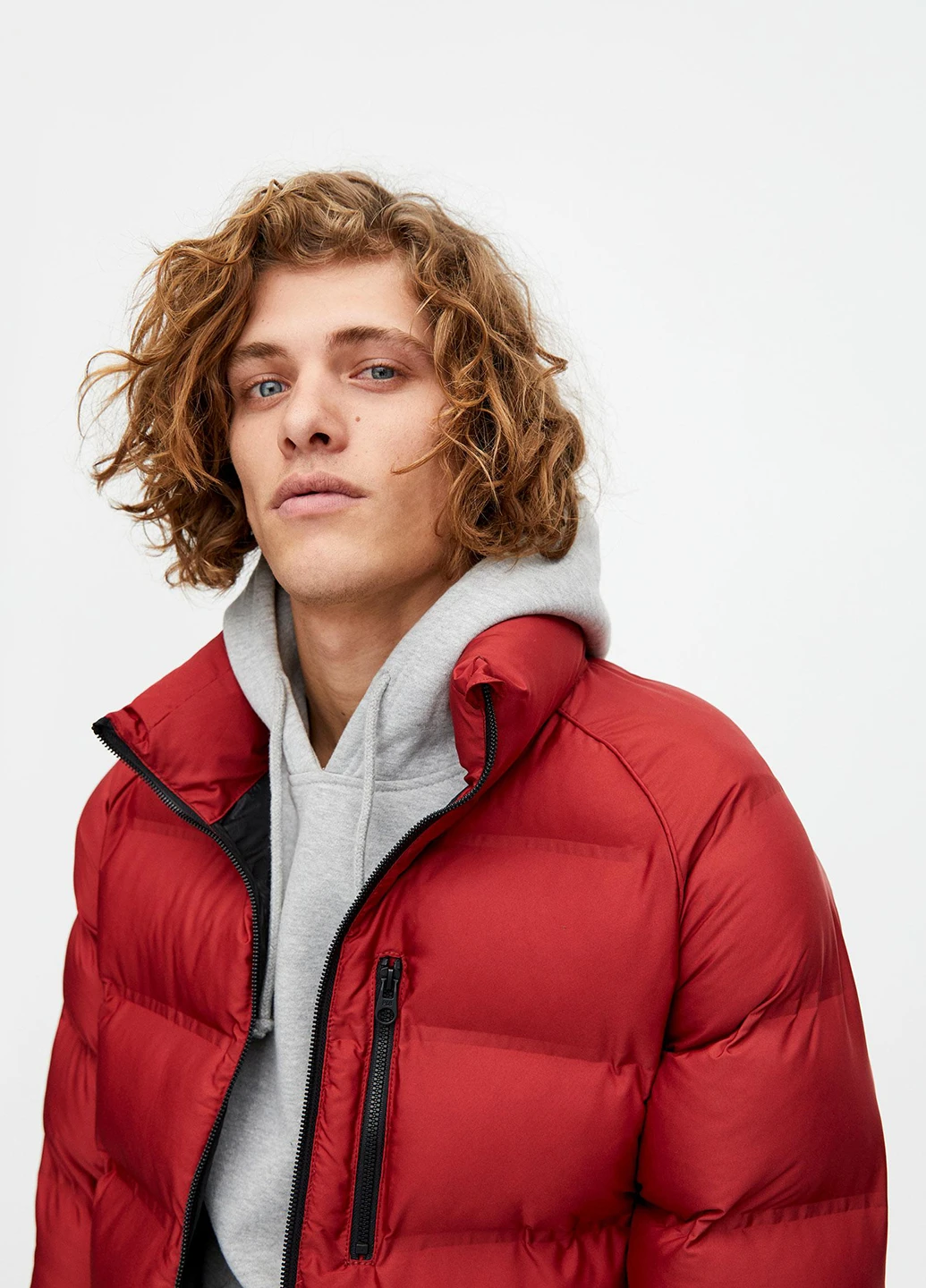 Червона демісезонна куртка Pull & Bear