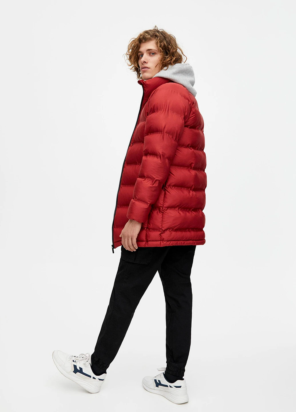 Червона демісезонна куртка Pull & Bear