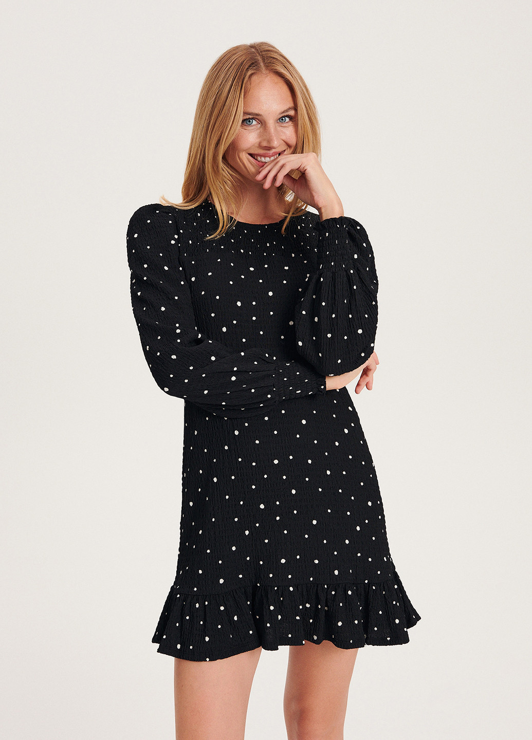 Чорно-білий кежуал сукня Reserved в горошок