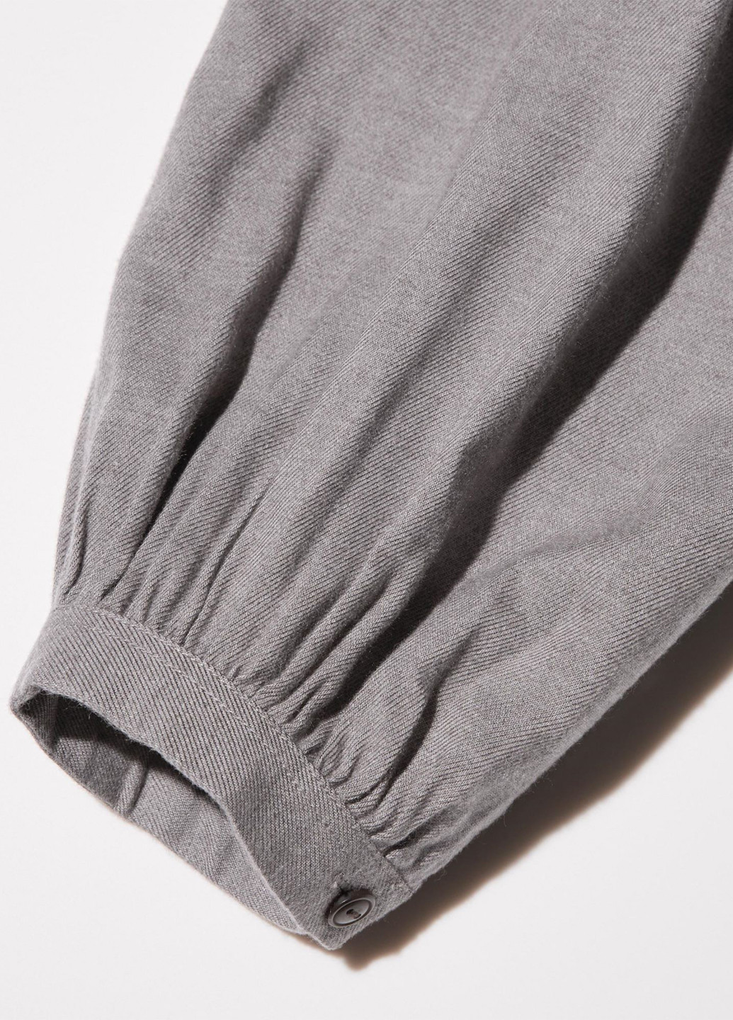 Серая блуза Uniqlo