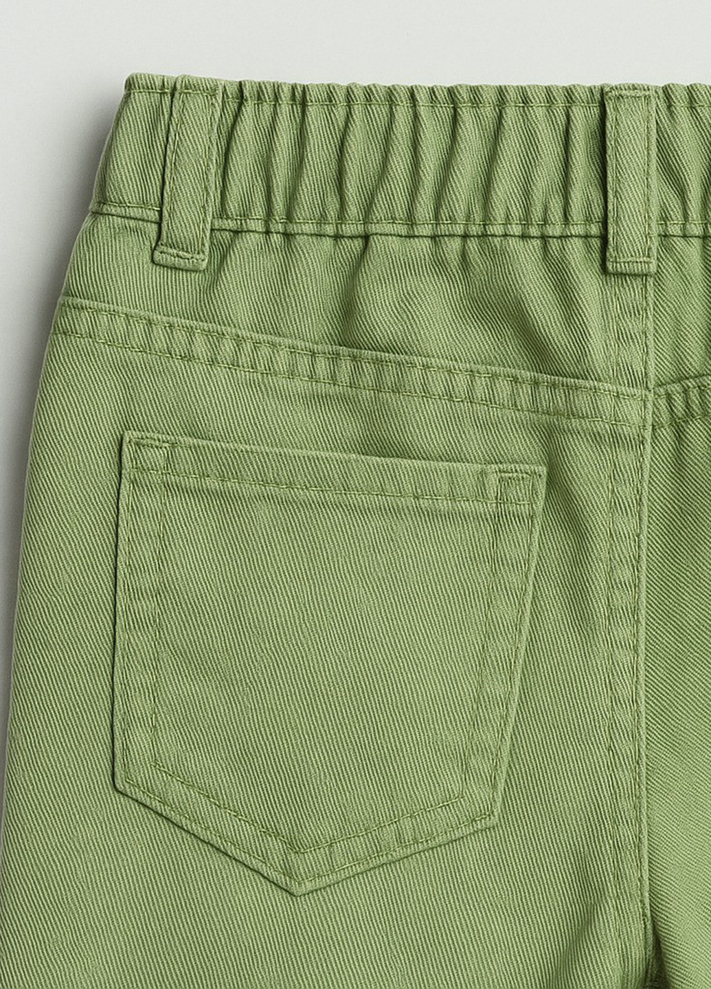 Светло-зеленые кэжуал демисезонные зауженные брюки H&M