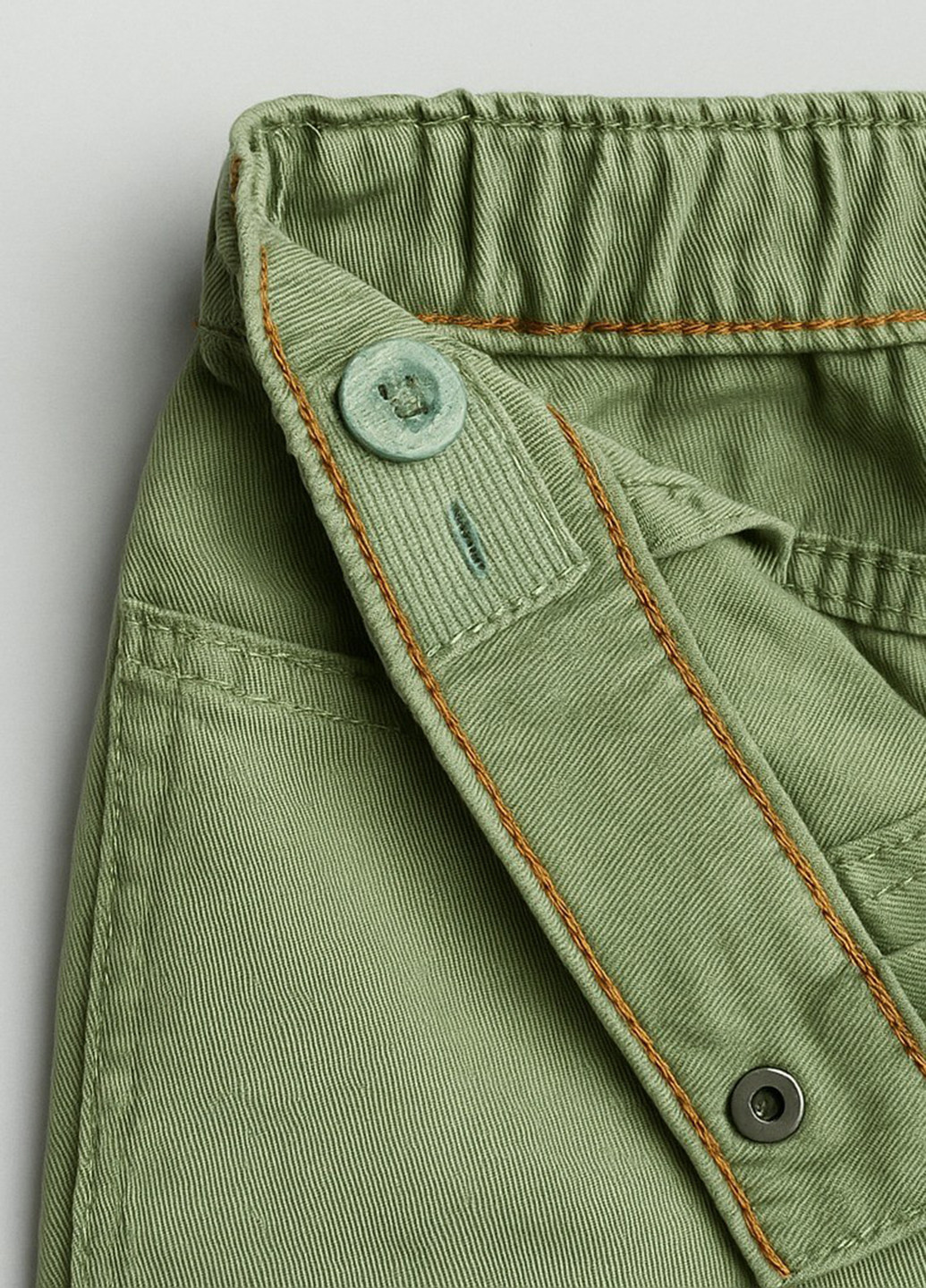 Светло-зеленые кэжуал демисезонные зауженные брюки H&M