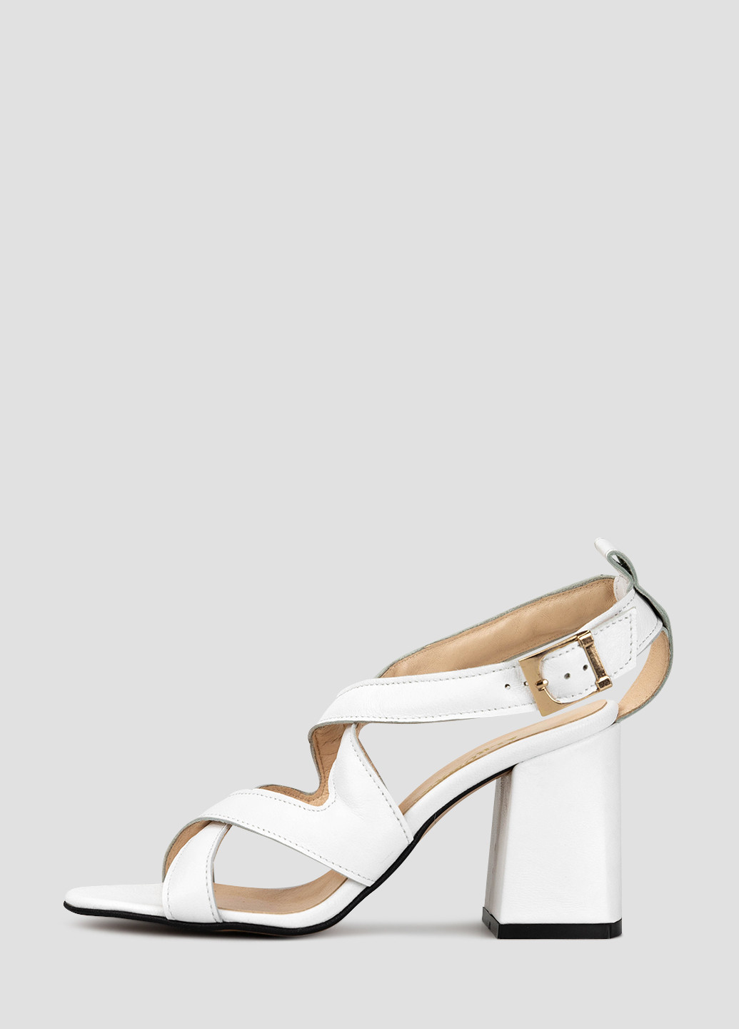 Белые босоножки Alromaro с ремешком