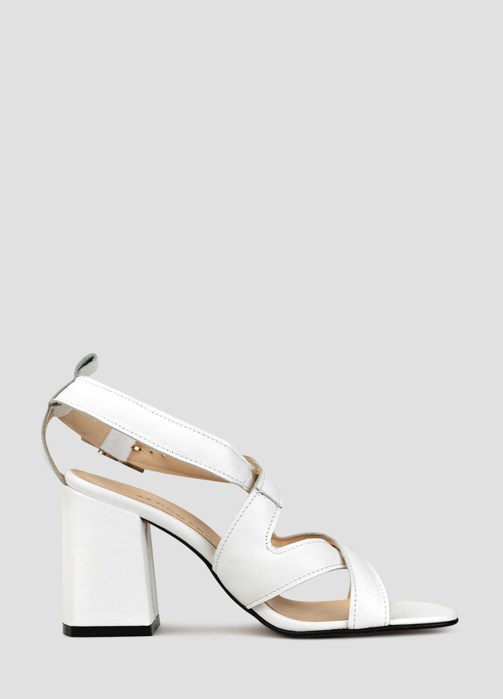 Белые босоножки Alromaro с ремешком