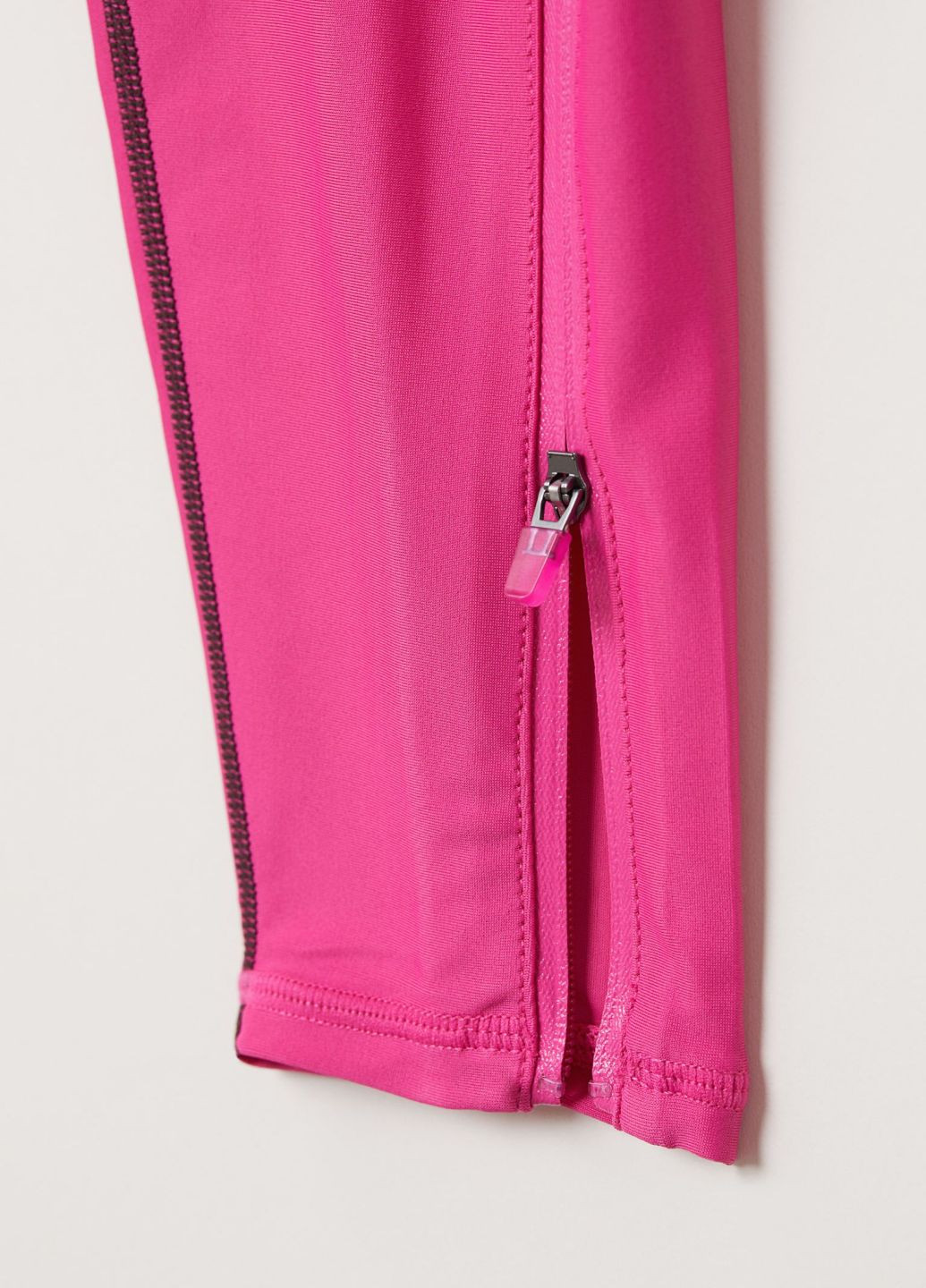 Розовые демисезонные спортивные леггинсы H&M