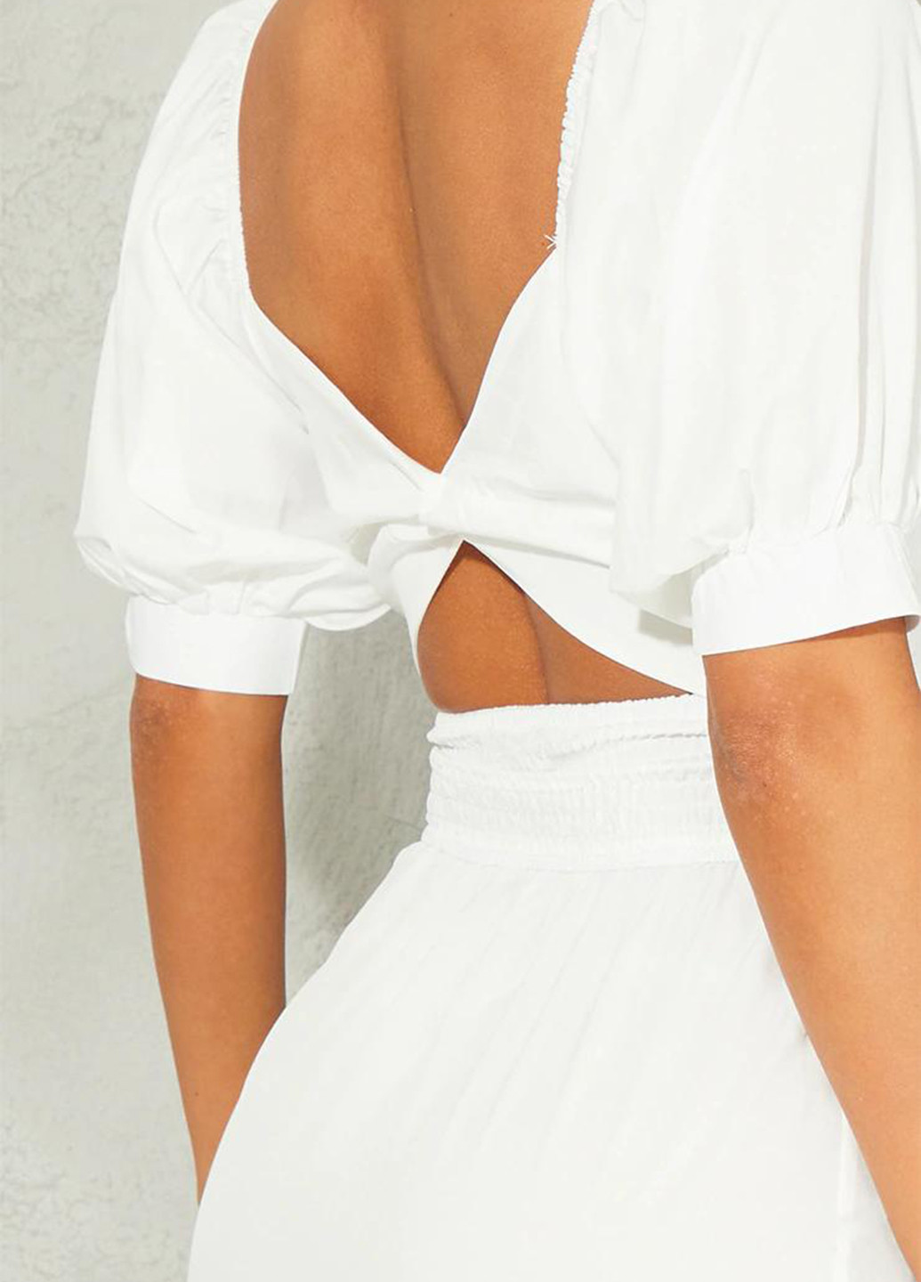 Білий коктейльна сукня з відкритою спиною PrettyLittleThing однотонна
