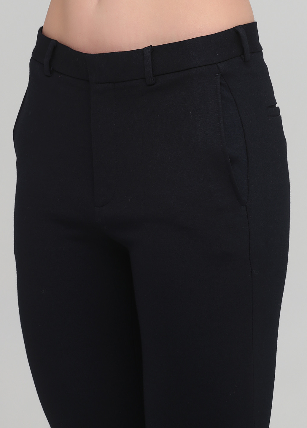 Черные кэжуал демисезонные укороченные, зауженные брюки Cos