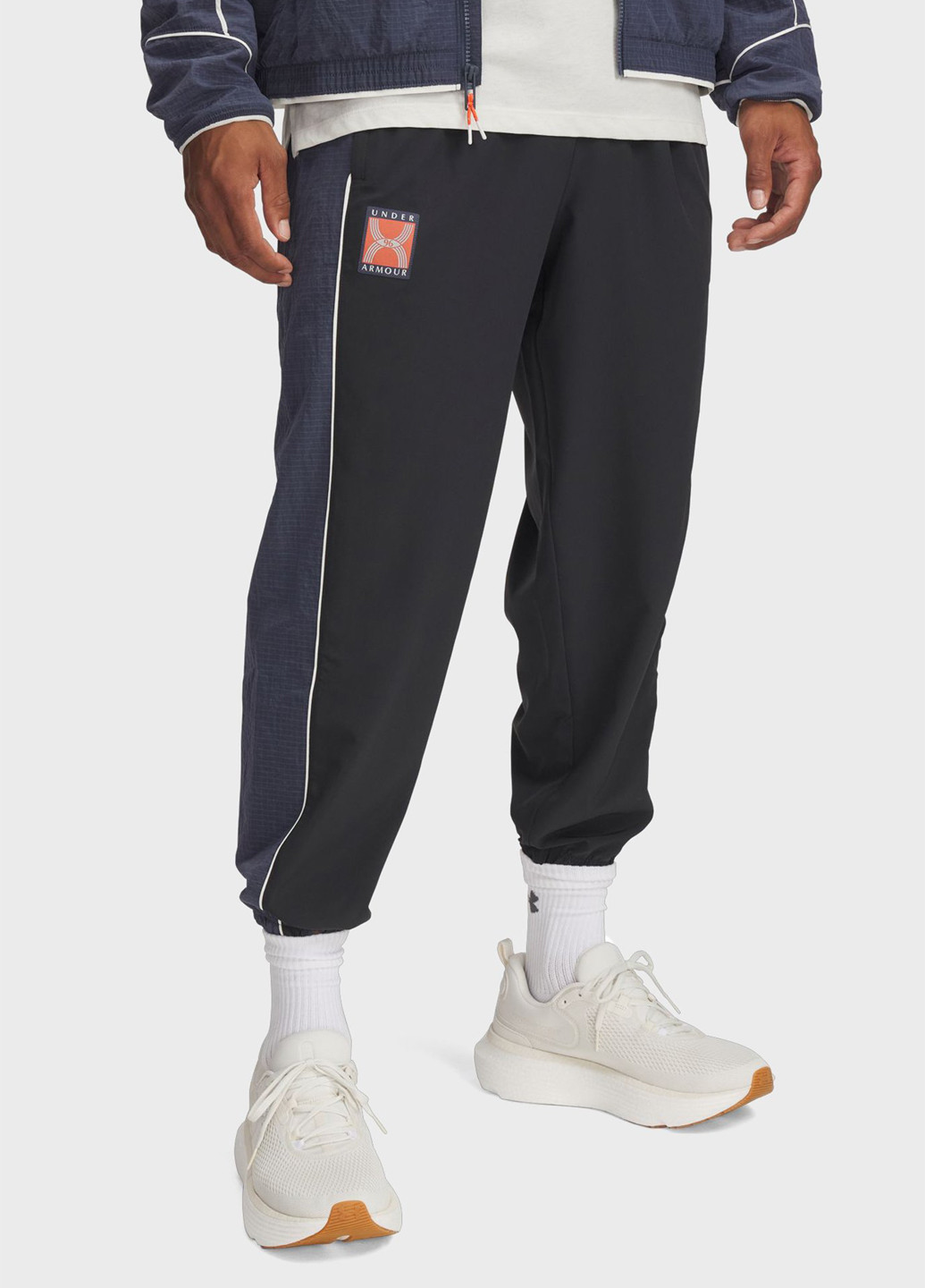 Темно-серые спортивные демисезонные джоггеры брюки Under Armour