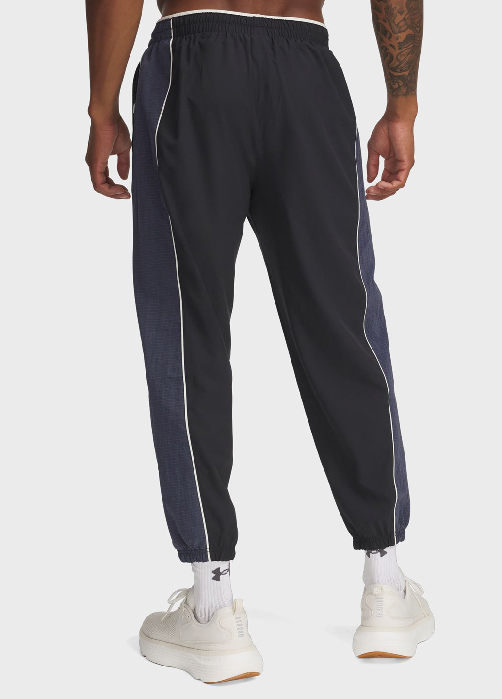 Темно-серые спортивные демисезонные джоггеры брюки Under Armour