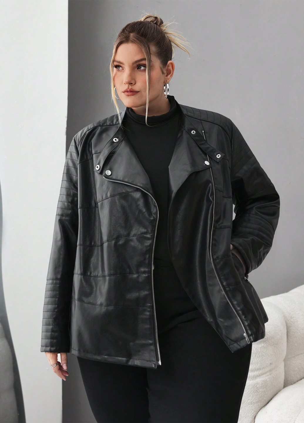 Черная демисезонная куртка косуха SHEIN