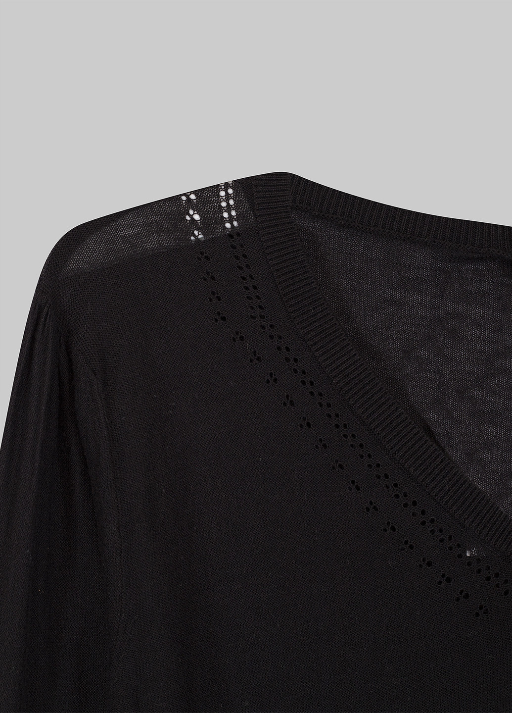 Черный демисезонный пуловер пуловер Madonna