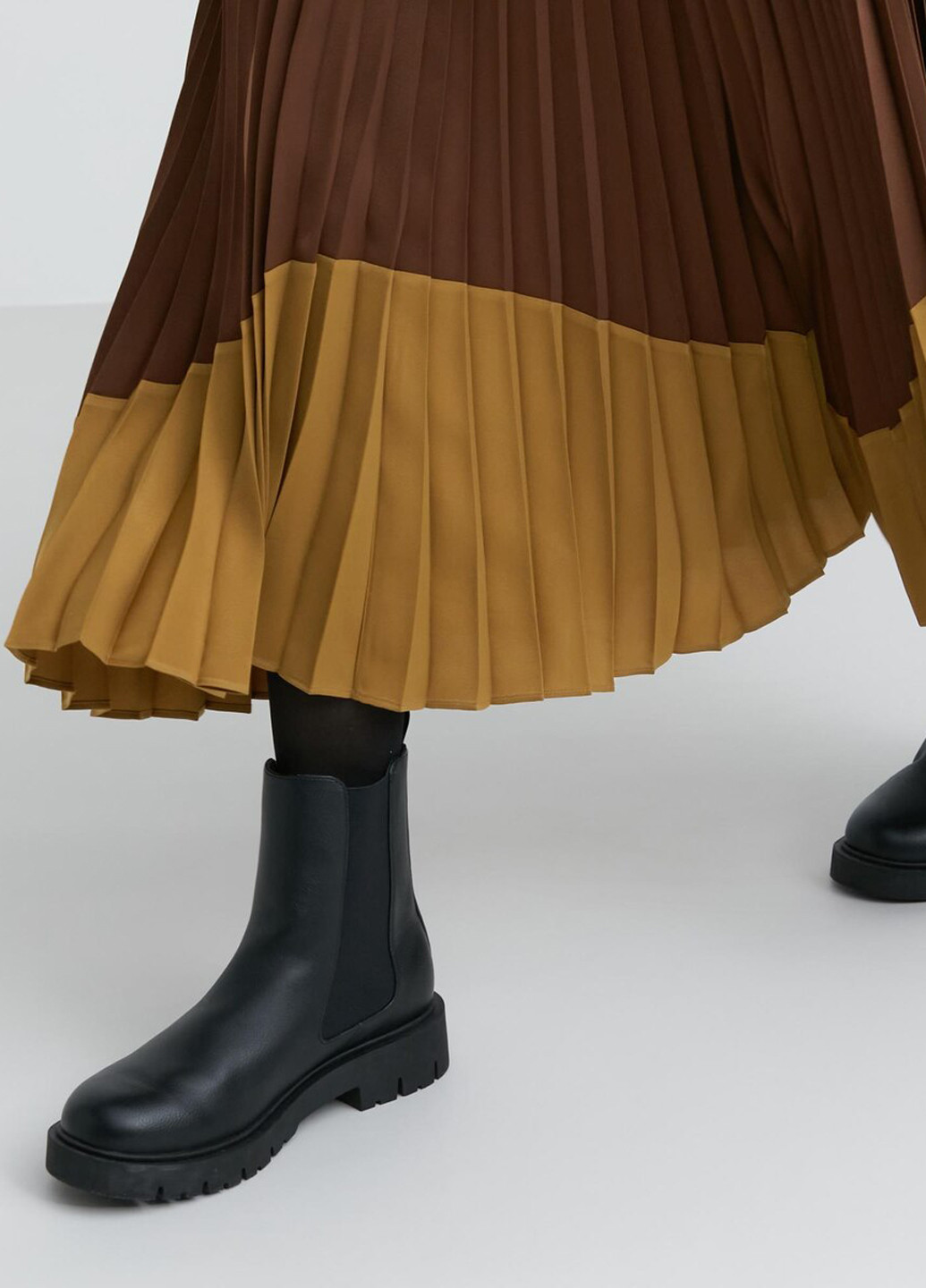 Осенние ботинки челси Uniqlo без декора из искусственной кожи