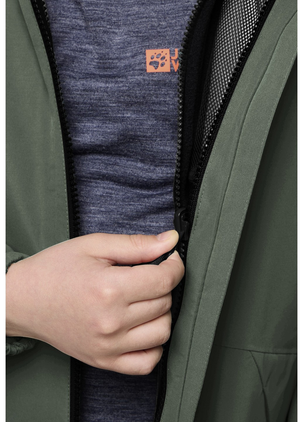 Оливковая (хаки) демисезонная куртка Jack Wolfskin ICELAND JKT K