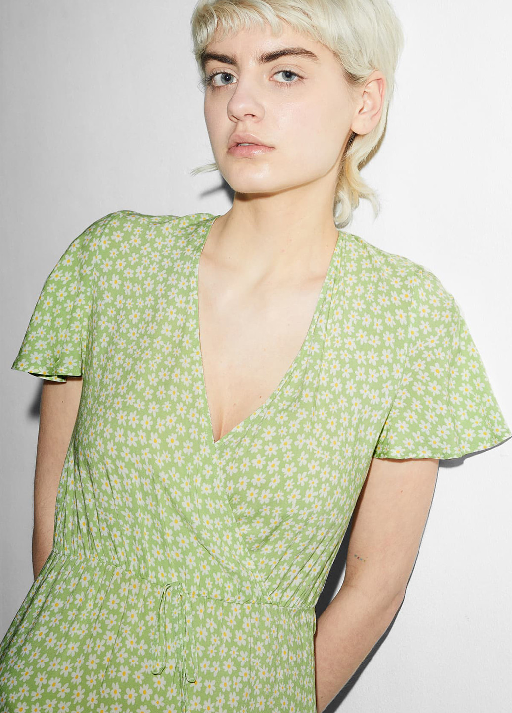 Салатовое кэжуал платье C&A с цветочным принтом