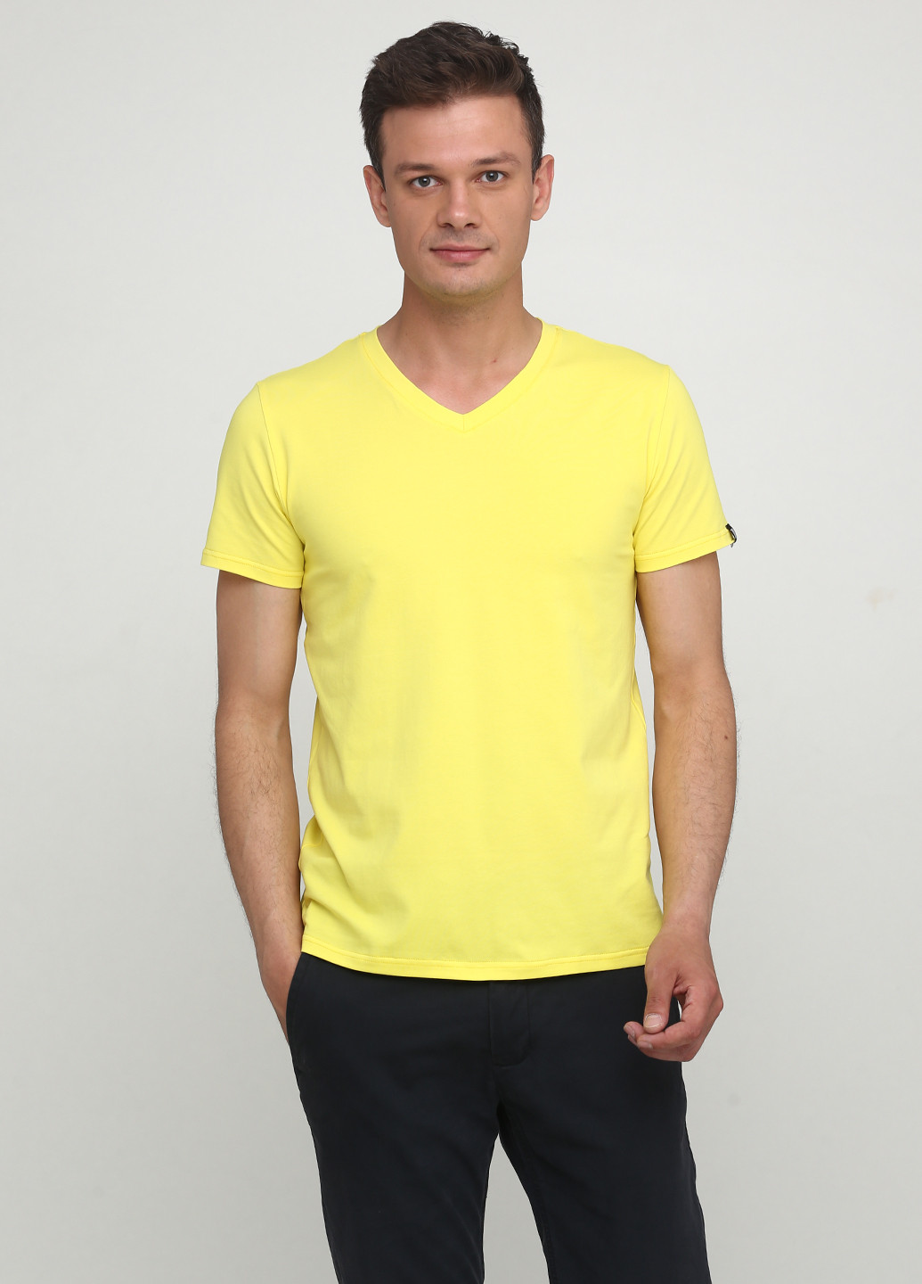 Желтая футболка Only Man