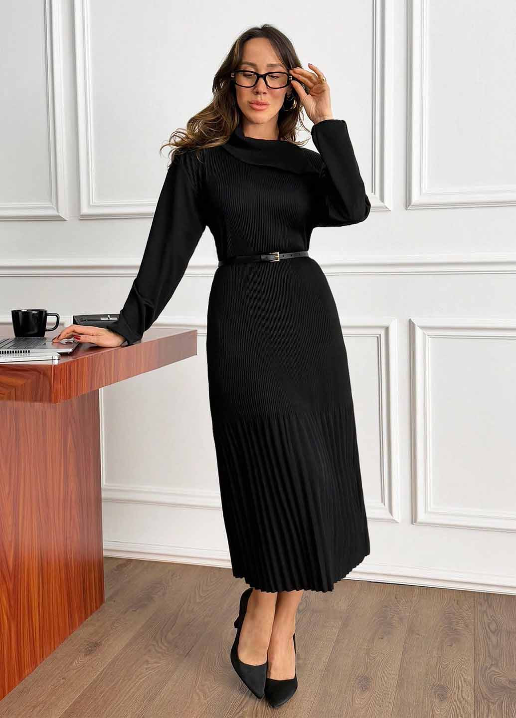 Черное кэжуал платье плиссированное SHEIN однотонное