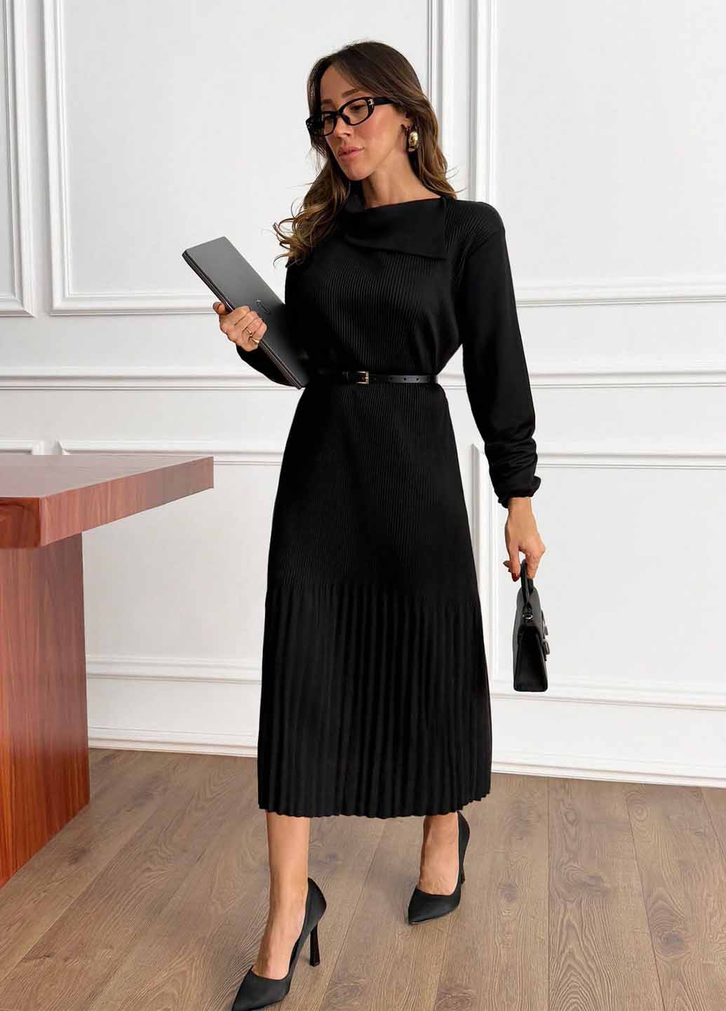 Черное кэжуал платье плиссированное SHEIN однотонное