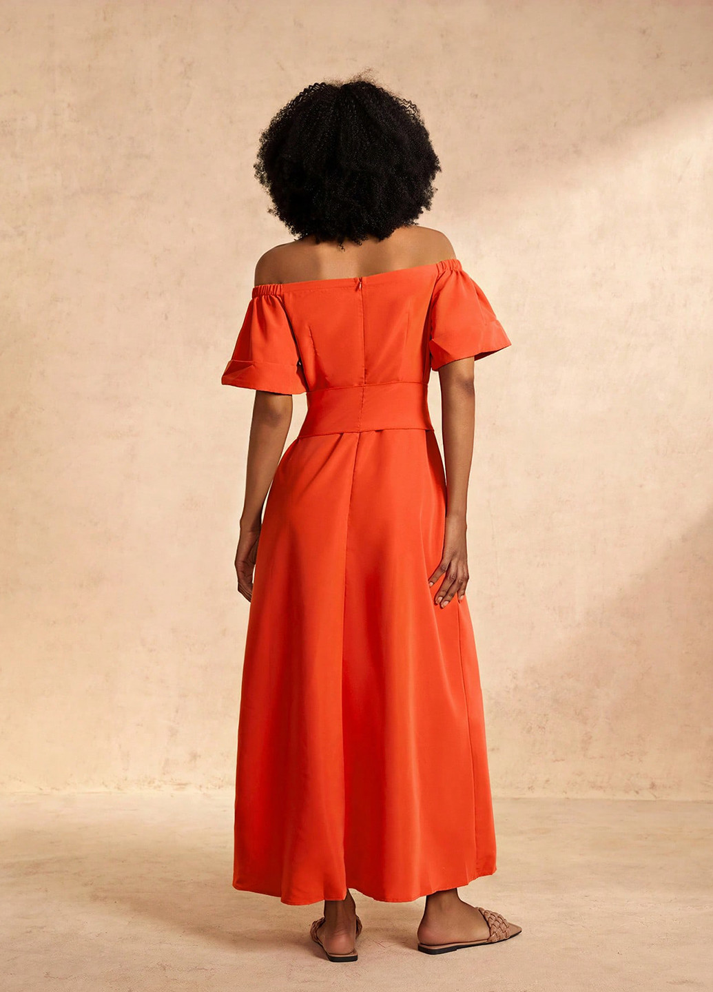 Оранжевое вечернее, кэжуал платье с открытыми плечами SHEIN однотонное