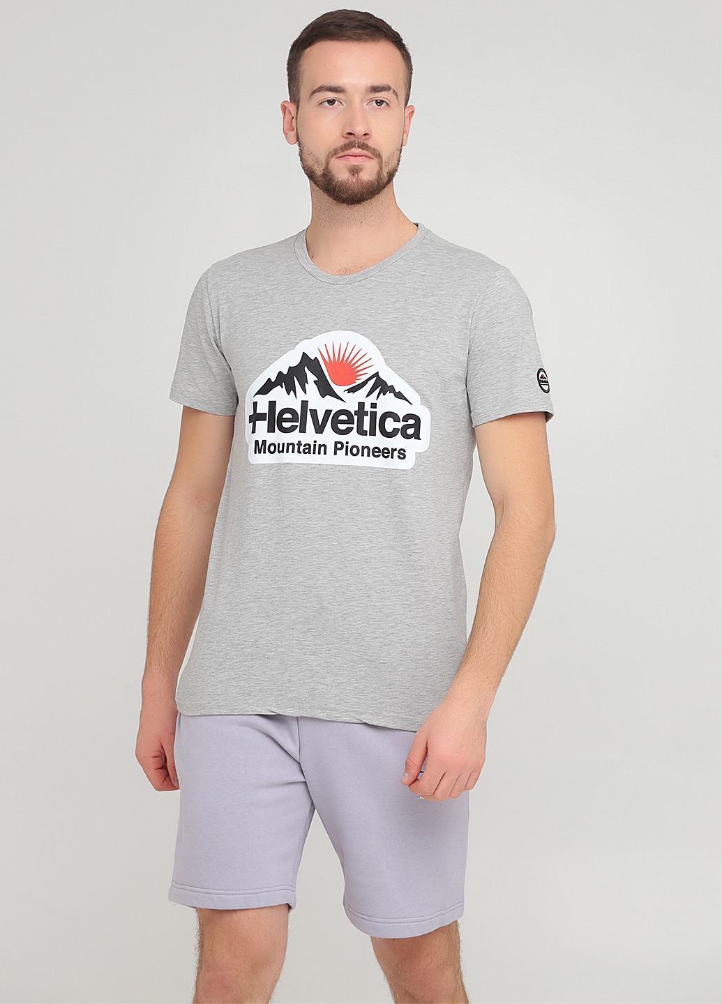 Серая футболка Helvetica