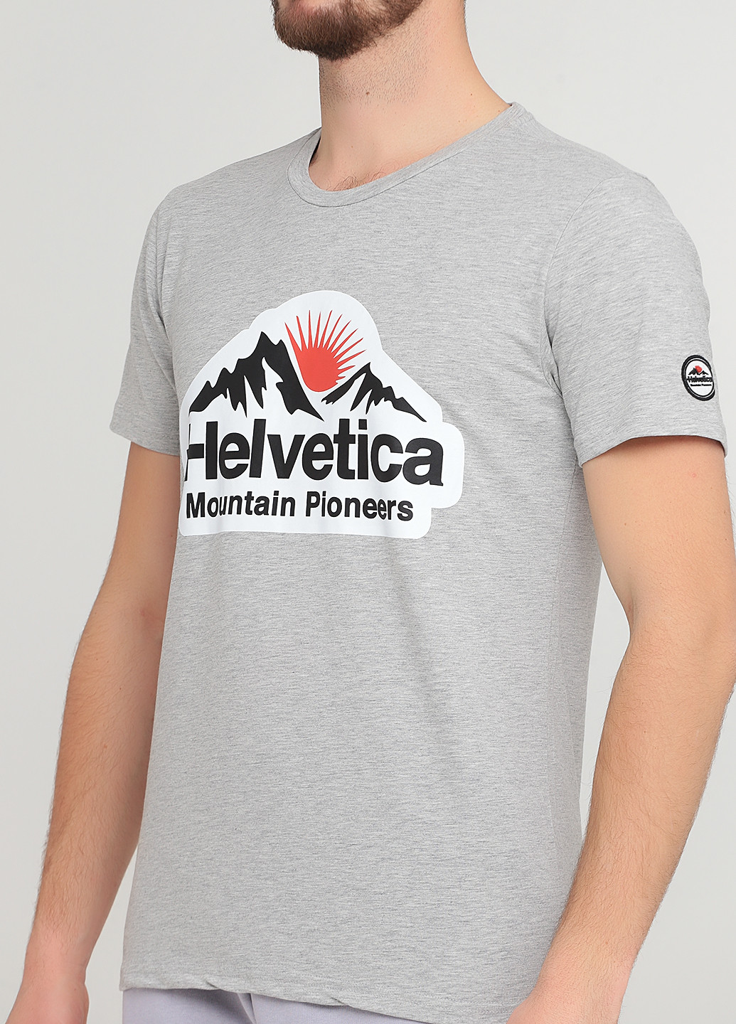 Серая футболка Helvetica