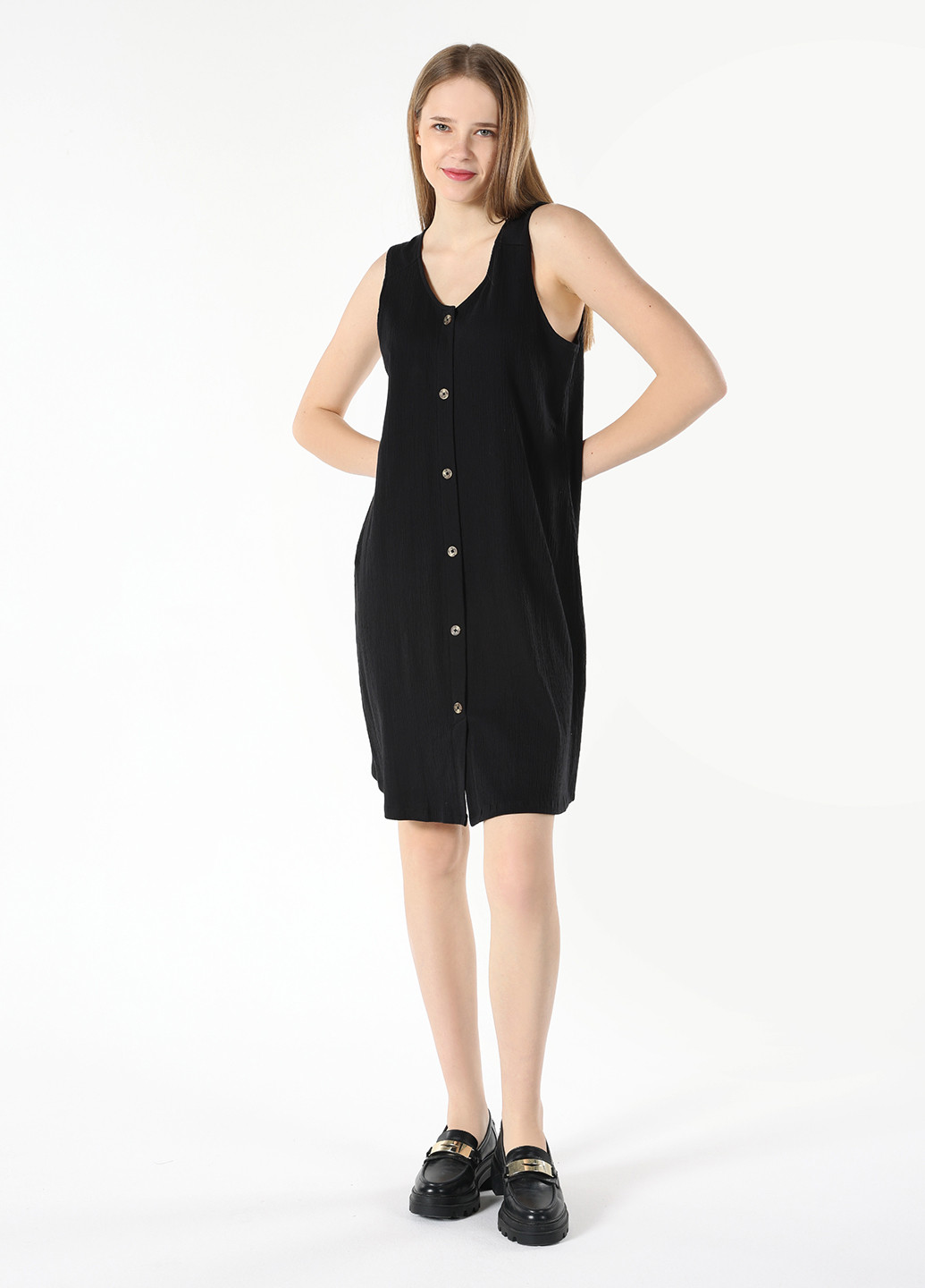 Черное кэжуал платье а-силуэт Colin's однотонное