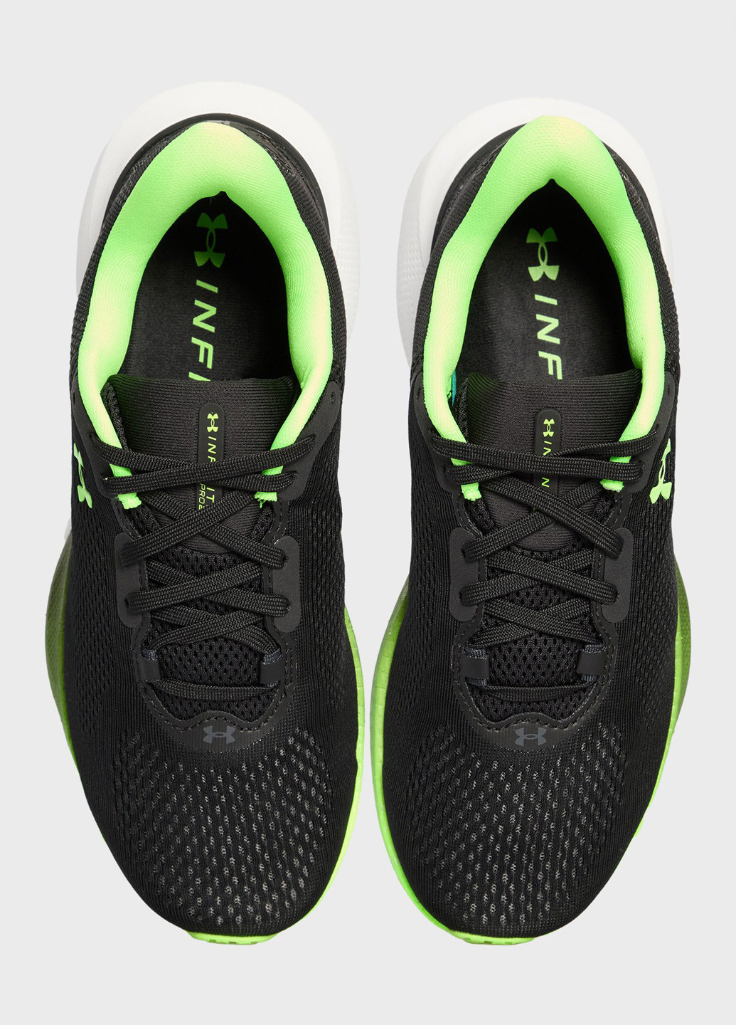 Чорні всесезон кросівки Under Armour