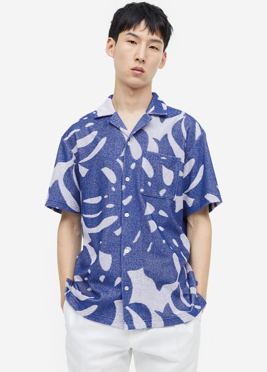 Синяя кэжуал рубашка с цветами H&M