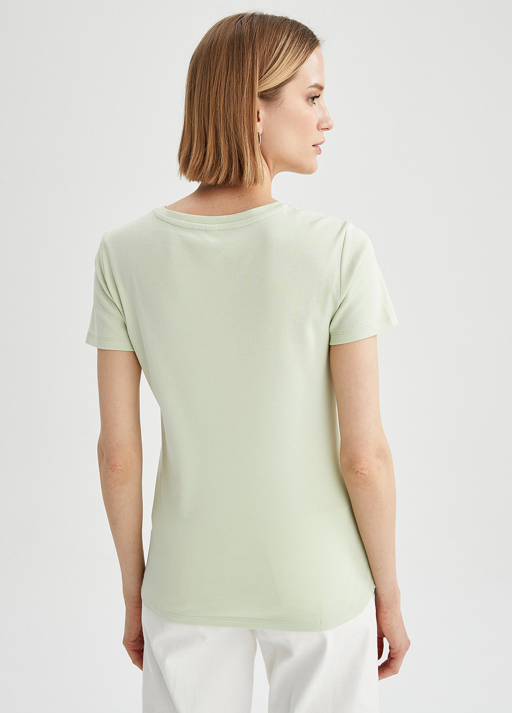 Светло-зеленая летняя футболка DeFacto