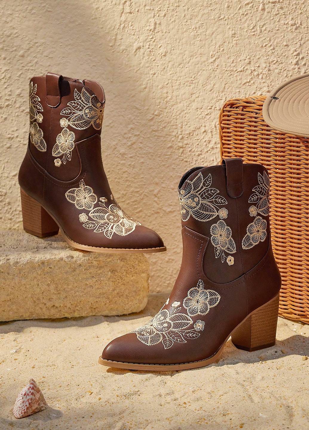 Осенние ботильоны казаки SHEIN с вышивкой из искусственной кожи, из полиуретана