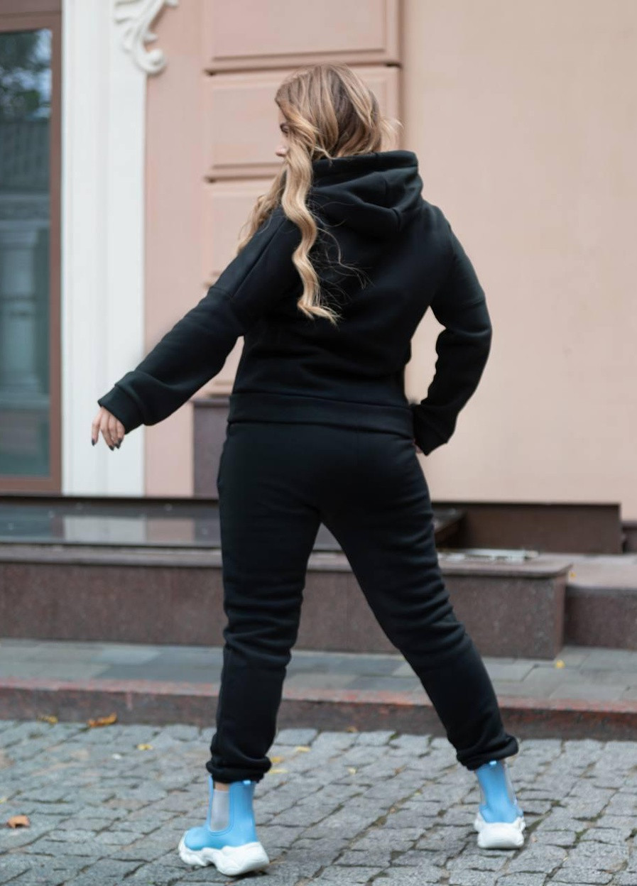 Женский теплый спортивный костюм черного цвета 48/50 378643 New Trend (256373077)