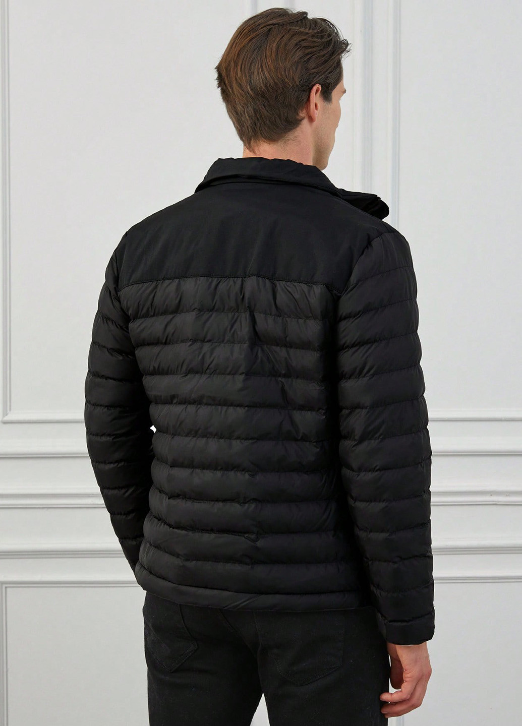 Черная демисезонная куртка Lenasso