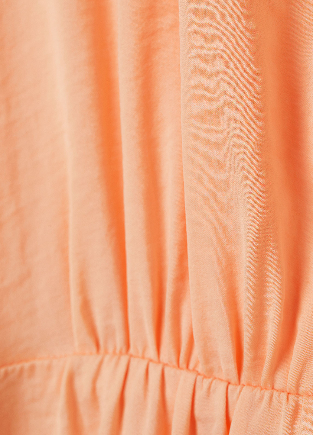Персиковое кэжуал платье на запах H&M однотонное