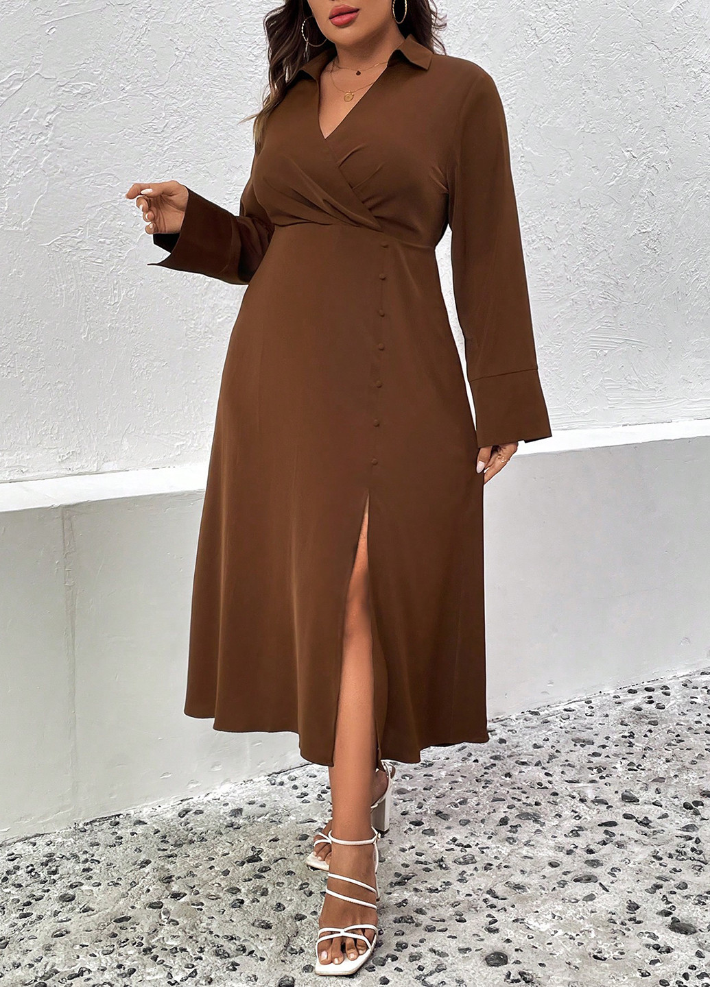 Коричневое кэжуал платье на запах SHEIN однотонное