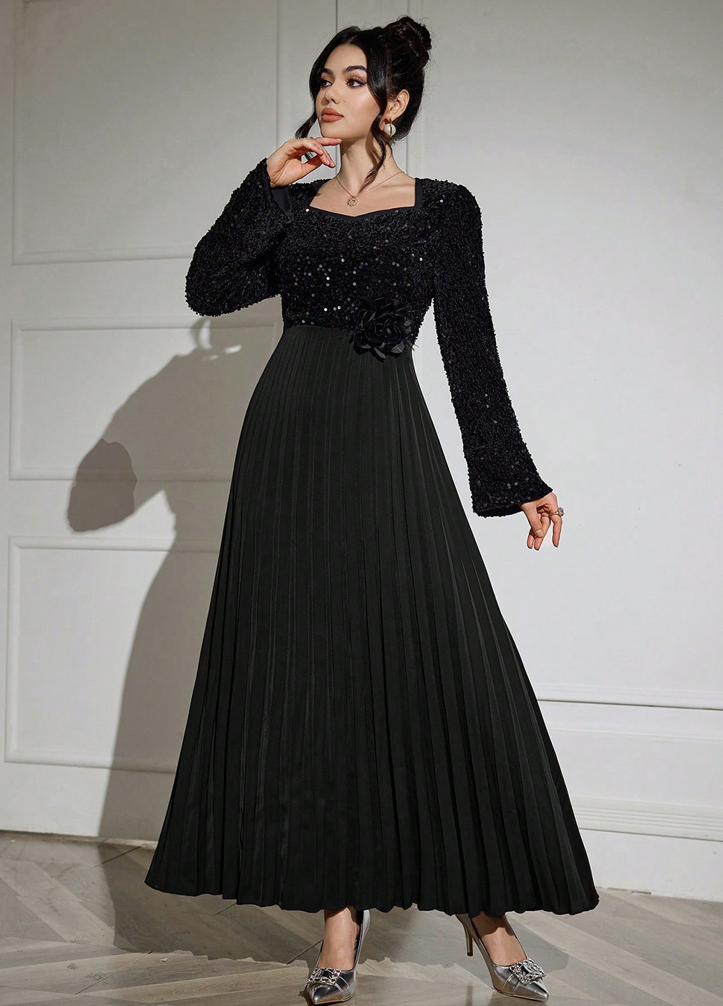 Черное кэжуал платье плиссированное SHEIN однотонное