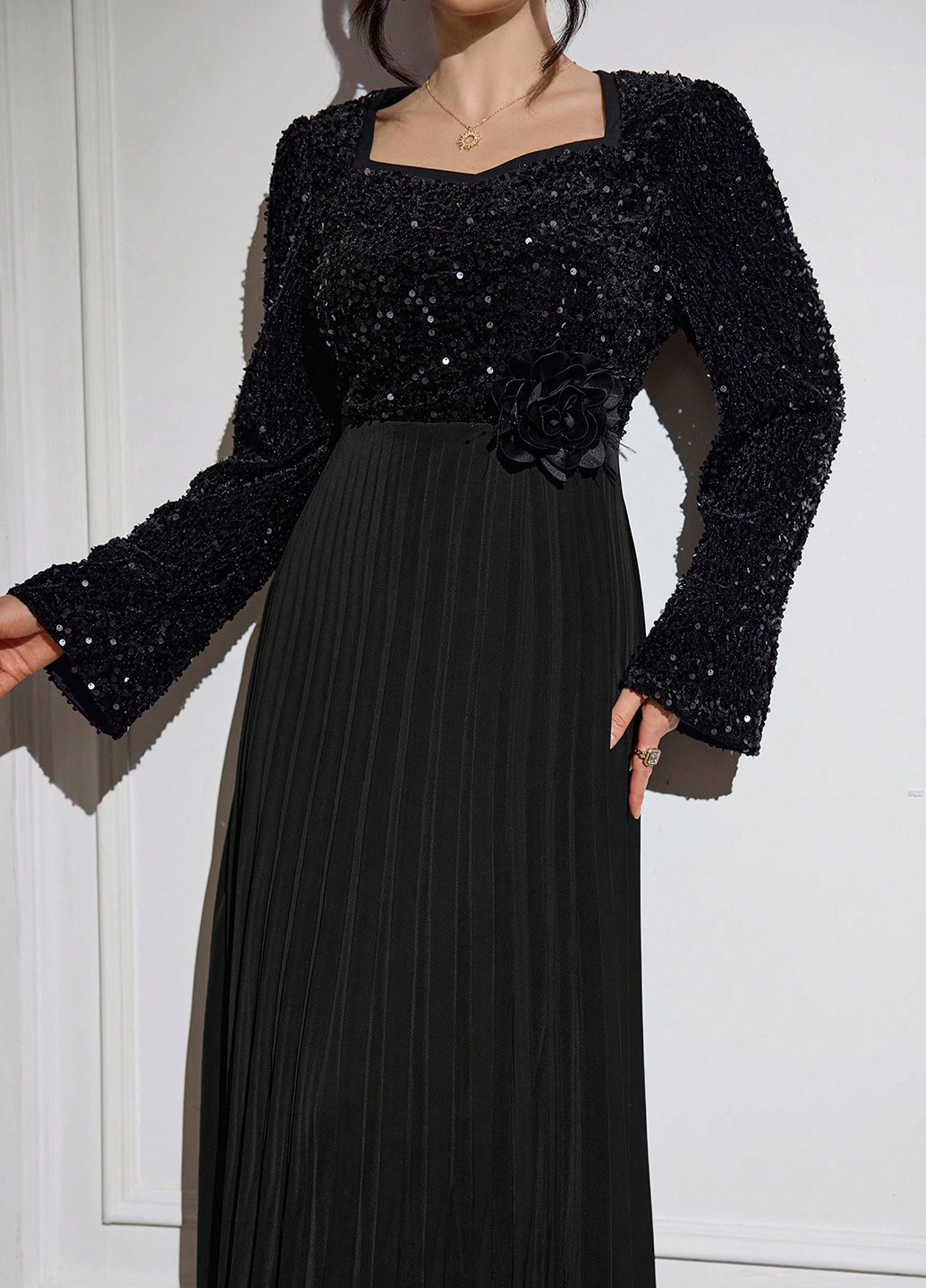 Черное кэжуал платье плиссированное SHEIN однотонное