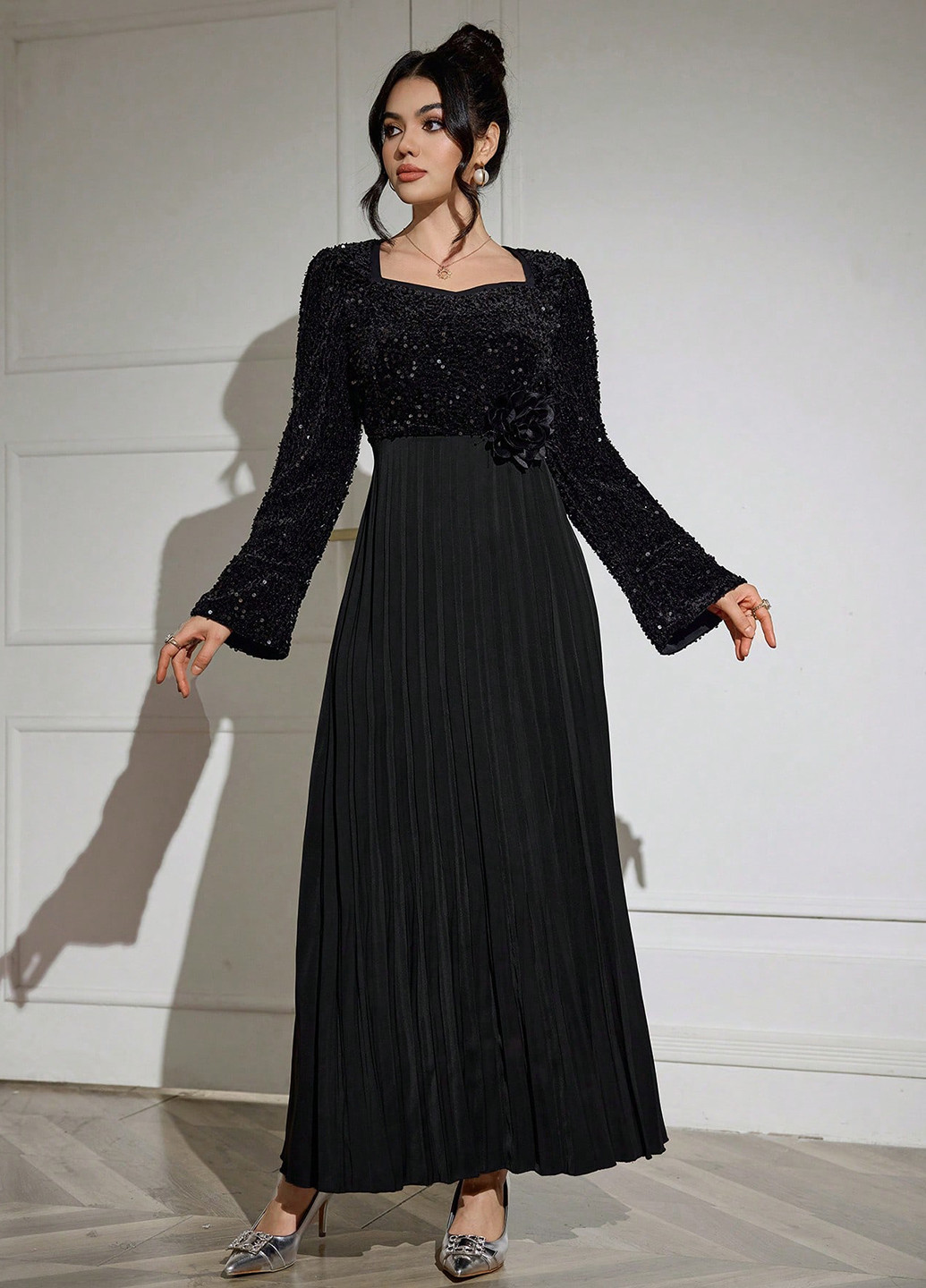 Черное кэжуал платье плиссированное SHEIN однотонное