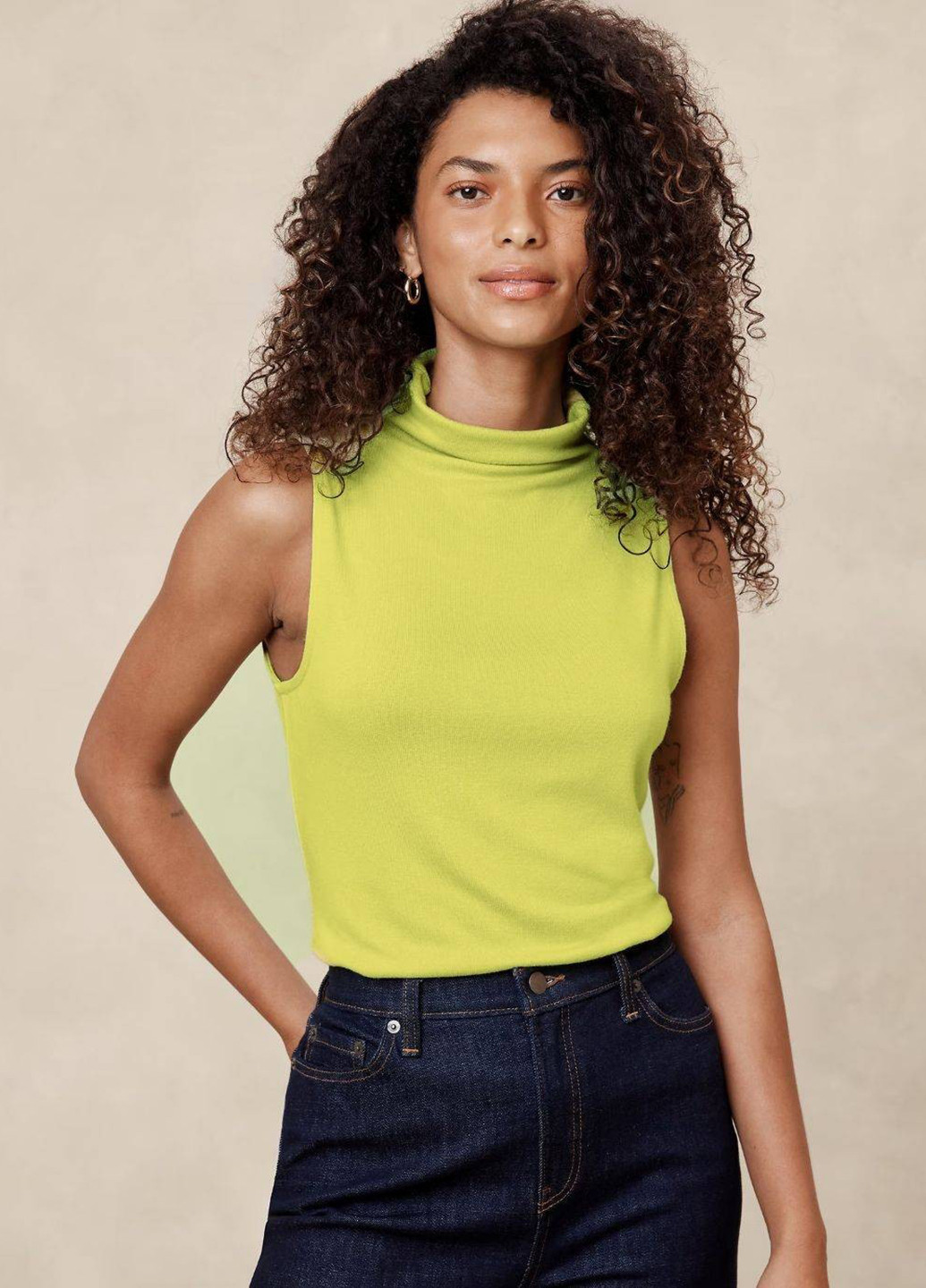 Салатовий літній светр Banana Republic