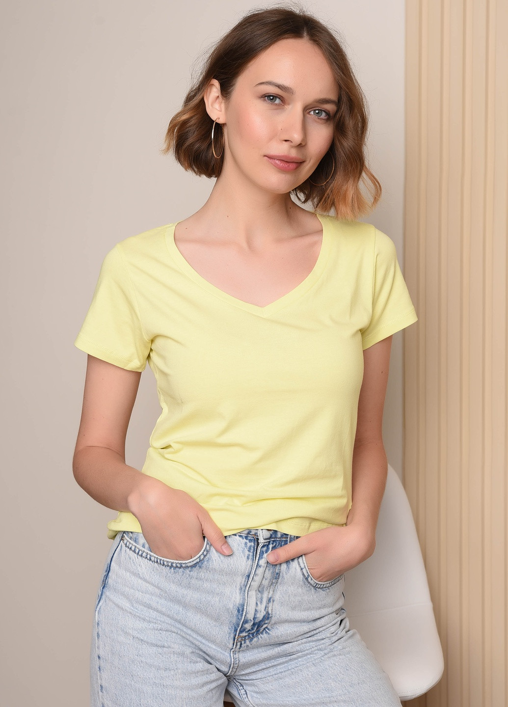 Жовта літня футболка Let's Shop