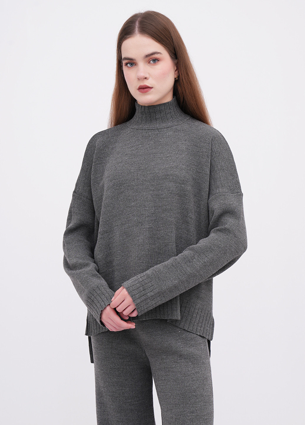Темно-серый зимний свитер EQUILIBRI